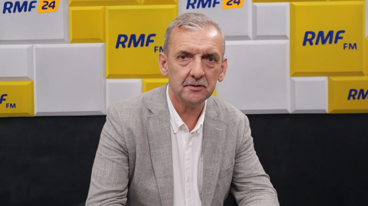 Powinniśmy się odwoływać do zdrowego rozsądku, a nie wskazywać palcem konkretną grupę - tłumaczy gość RMF FM, szef ZNP Sławomir Broniarz, pytany o pomysł obowiązkowych szczepień przeciwko Covid-19 nauczycieli. I jak zaznacza: nauczyciele? Dlaczego nie lekarze? 