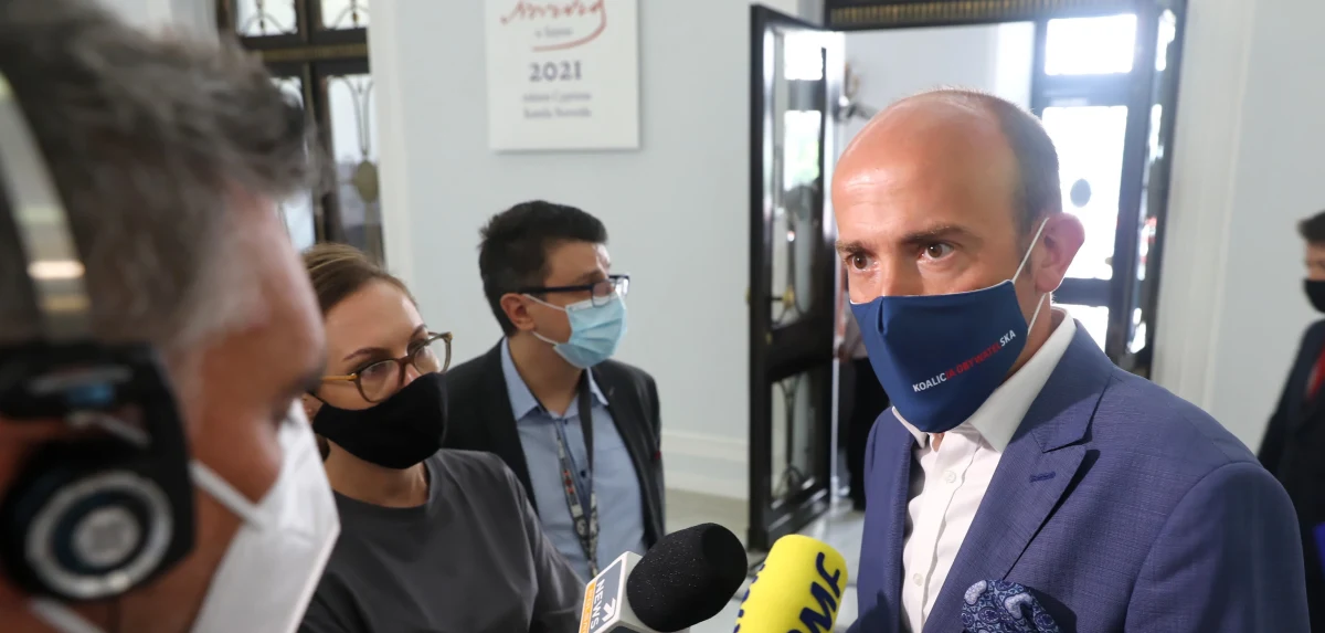 Jeszcze dziś Borys Budka może zastąpić Cezarego Tomczyka na stanowisku szefa sejmowego klubu Koalicji Obywatelskiej - dowiedział się reporter RMF FM. Decyzja właściwie zapadła. Kiedy tylko zbierze się klub, dojdzie do wymiany - przekonują nieoficjalnie politycy Platformy. O tym, że obecny szef straci stanowisko, spekuluje się od momentu powrotu Donalda Tuska do krajowej polityki.