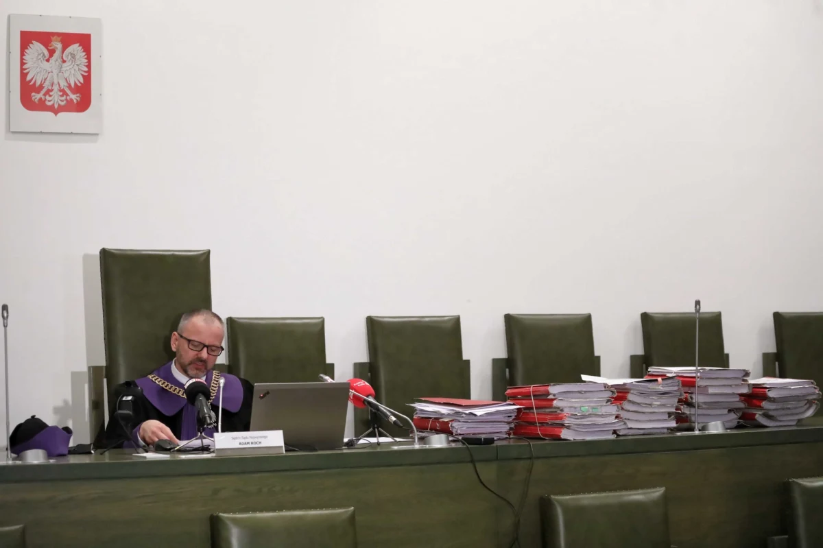 W wydanym właśnie wyroku Europejski Trybunał Praw Człowieka stwierdził "poważne nieprawidłowości w powoływaniu sędziów do nowo utworzonej Izby Dyscyplinarnej Sądu Najwyższego po reformie legislacyjnej". To kolejny w ostatnim czasie niekorzystny dla Polski wyrok europejskiego sądu.