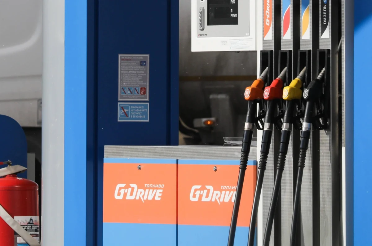 ​Jeśli ceny benzyny na giełdach utrzymają się na rekordowo wysokich poziomach, to może zostać wprowadzony zakaz eksportu - przekazał rosyjski minister energetyki Nikołaj Szulginow.