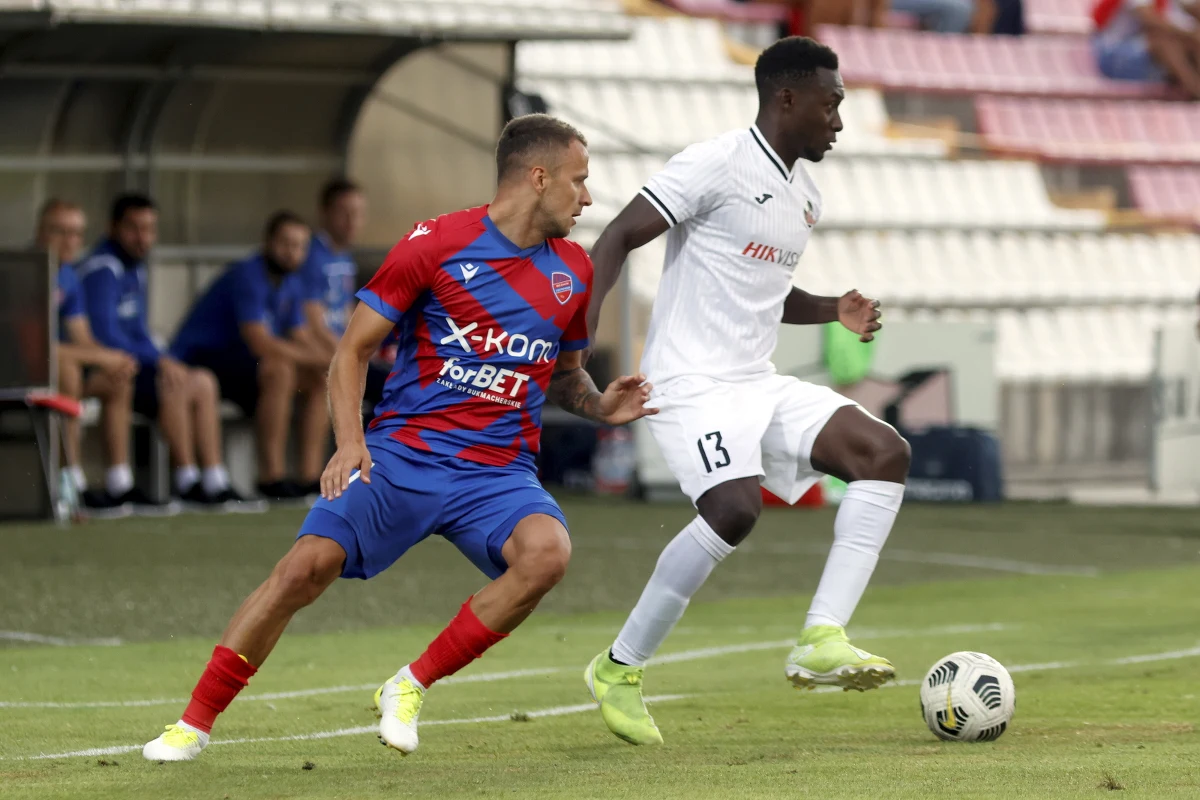 Raków Częstochowa zremisował 0:0 z litewskim zespołem Suduva Mariampol 0:0 w pierwszym meczu drugiej rundy eliminacji piłkarskiej Ligi Konferencji. Rewanż odbędzie się 29 lipca w Bielsku-Białej.