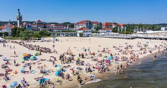 Przez cztery godziny w nocy policja, WOPR, Morska Służba Poszukiwania i Ratownictwa, strażacy, a także załoga wojskowego śmigłowca szukały w Sopocie mężczyzny, który miał wejść do morza i z niego nie wypłynąć. 