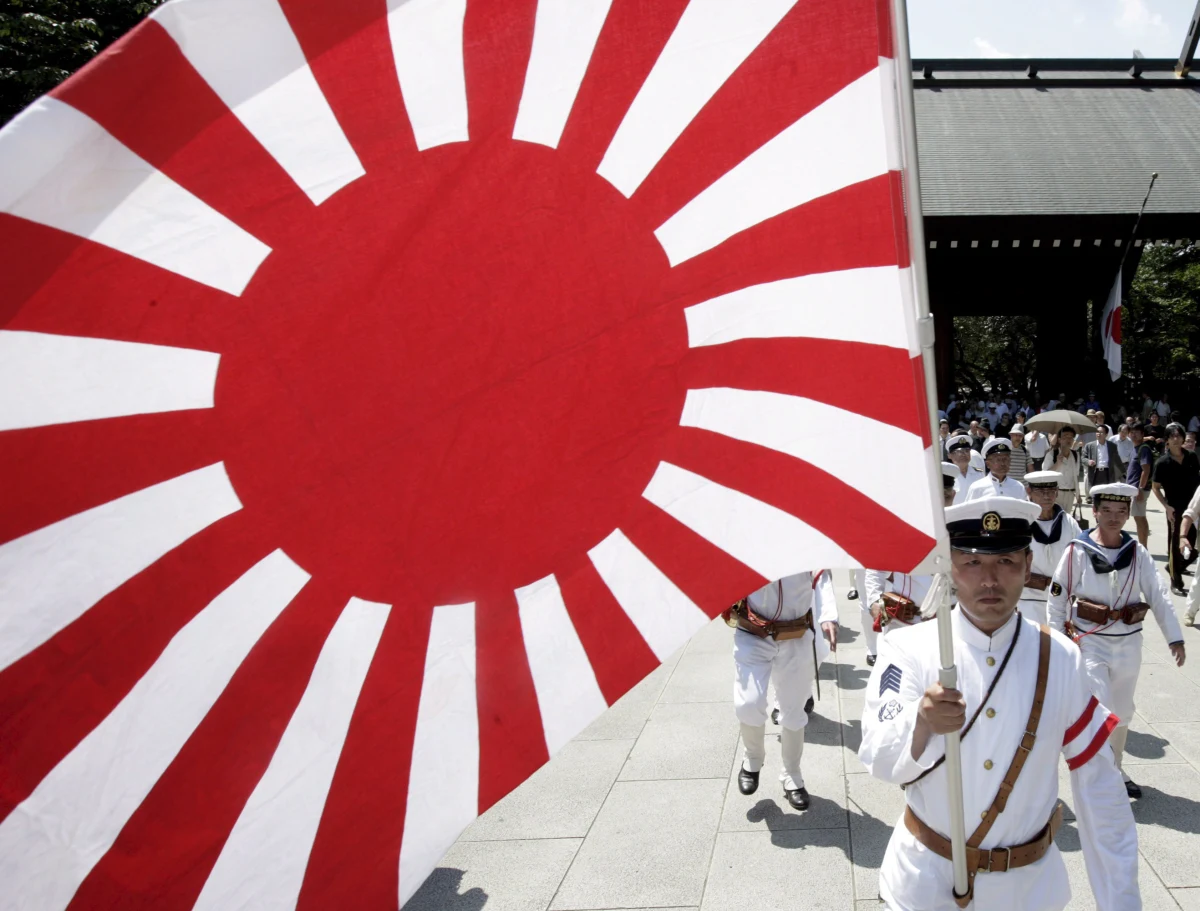 Przy okazji Igrzysk Olimpijskich w Tokio odżyły spory na temat alternatywnej flagi Japonii - z promieniami wokół "wschodzącego słońca" - która odbierana jest przez jej sąsiadów jako symbol okrucieństw drugiej wojny światowej, podobny do nazistowskiej swastyki.