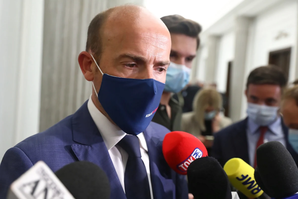 Syn prezesa Najwyższej Izby Kontroli Mariana Banasia został dziś zatrzymany przez Centralne Biuro Antykorupcyjne, a Prokurator Generalny wystąpił do marszałek Sejmu o zgodę na pociągnięcie do odpowiedzialności karnej szefa NIK. "Kolejny odcinek porachunków w rodzinie PiS" - tak skomentował tę sytuację szef klubu Koalicji Obywatelskiej Borys Budka. "Takie korelacje źle wyglądają i z góry sprawiają wrażenie o jakiejś dodatkowej formie nacisku" - zauważył senator i były prezes NIK Krzysztof Kwiatkowski. 