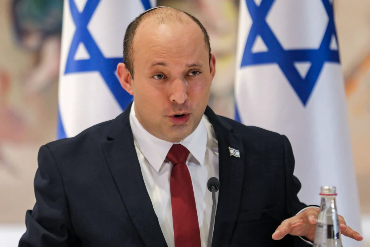 Premier Izraela Naftali Benet skrytykował obywateli, którzy nie chcą się szczepić przeciw Covid-19. Stwierdził, że narażają oni pozostałą część populacji na życie w lockdownie - poinformowały dziś izraelskie media.