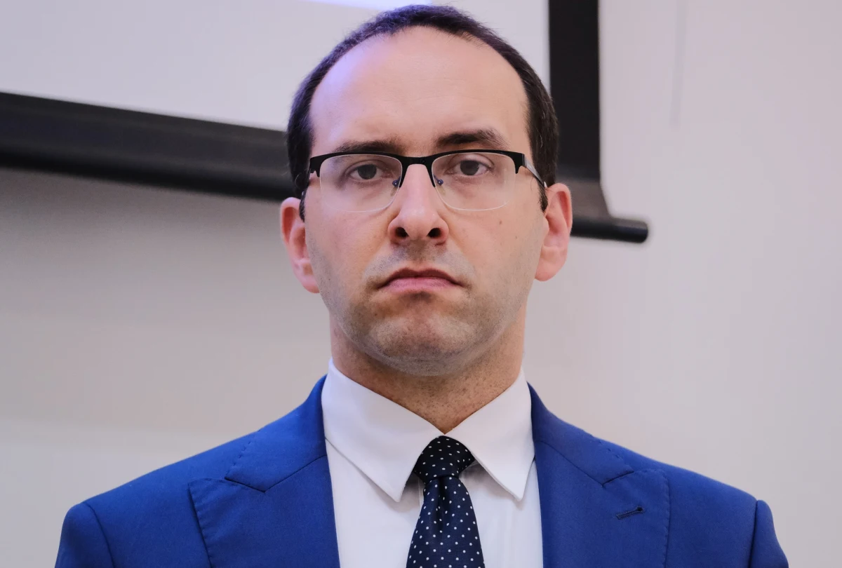 To postępowanie jest stricte kryminalne, dotyczy przestępstw urzędniczych lub też gospodarczych - powiedział rzecznik ministra koordynatora służb specjalnych Stanisław Żaryn, pytany o zarzuty szefa NIK, że działania CBA i prokuratury wobec niego mają charakter polityczny. Dzisiaj CBA zatrzymało syna szefa NIK Jakuba Banasia, a prokurator generalny złożył wniosek do Sejmu o uchylenie immunitetu Marianowi Banasiowi. Śledczy chcą mu postawić kilkanaście zarzutów. 