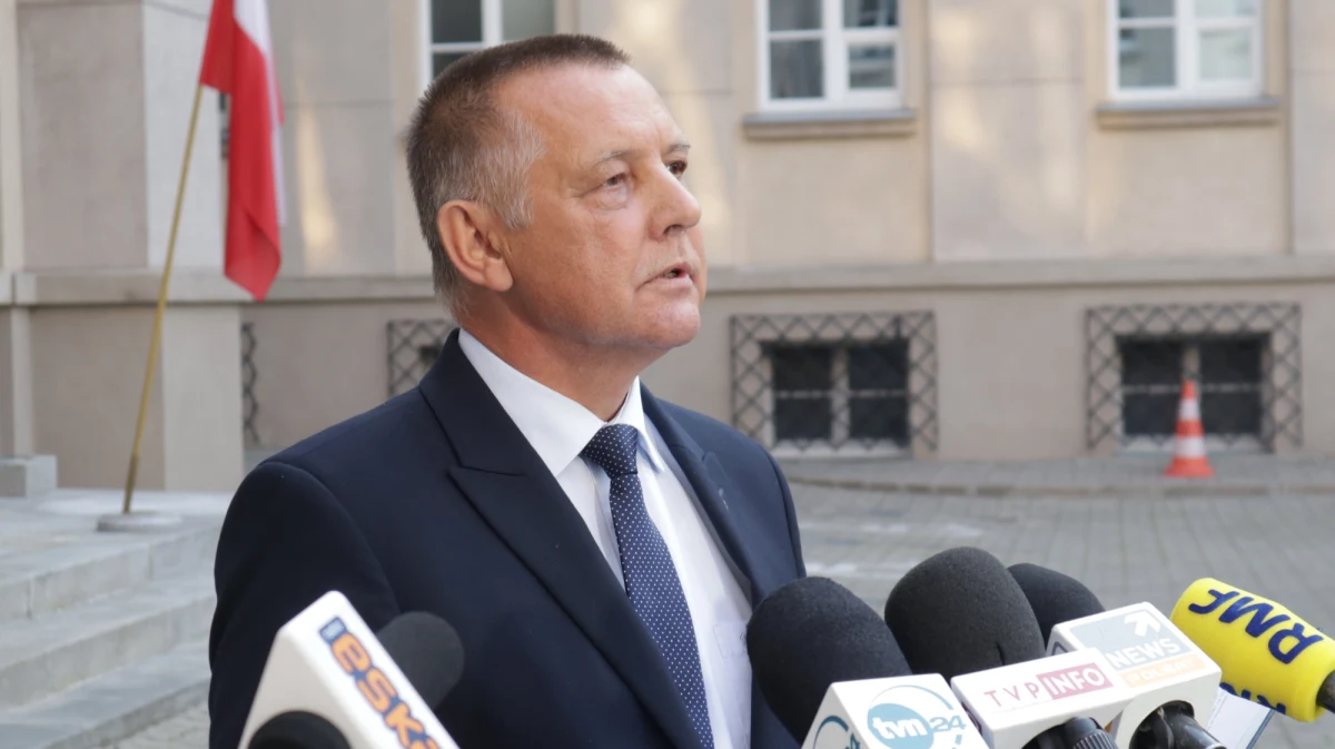 Nie będziemy głosować za uchyleniem immunitetu prezesowi NIK Marianowi Banasiowi, dlatego że osądzenie go dzisiaj byłoby zwykłym procesem politycznym - poinformowała posłanka koła parlamentarnego Polska 2050 Joanna Mucha.