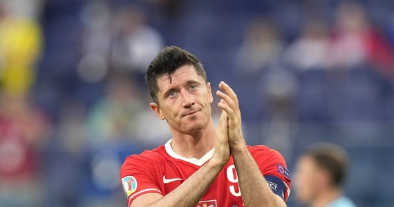 Napastnik Bayernu Monachium Robert Lewandowski został wybrany piłkarzem Bundesligi sezonu 2020/21. Wśród kobiet triumfowała Austriaczka Nicole Billa z Hoffenheim. Za najlepszego niemieckiego trenera uznano Thomasa Tuchela. Coroczny plebiscyt organizuje magazyn "Kicker".