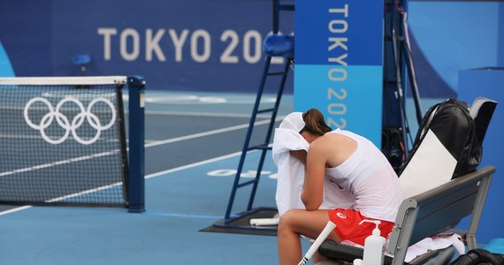 Iga Świątek przegrała z hiszpańską tenisistką Paulą Badosą 3:6, 6:7 (4-7) i odpadła w drugiej rundzie (1/16 finału) turnieju olimpijskiego w Tokio.