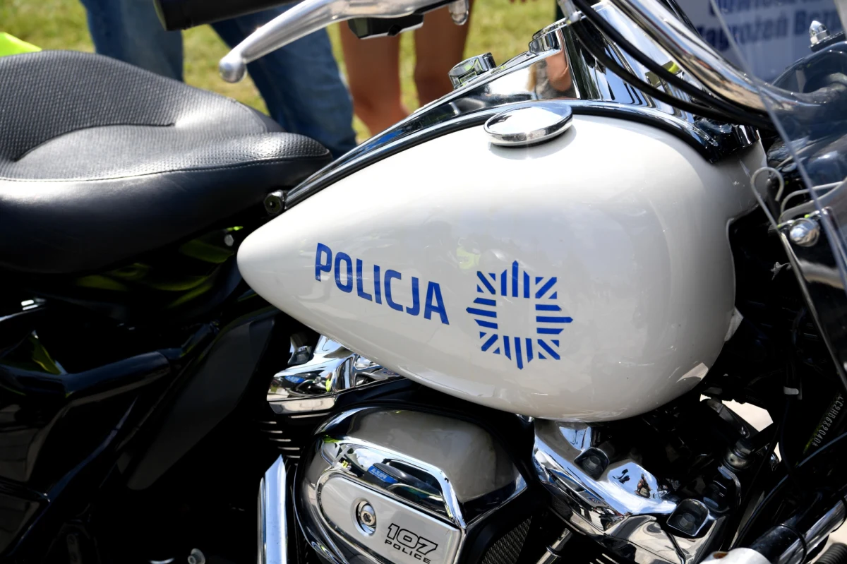 ​Prawie pół tysiąca motocykli kupuje policja - dowiedział się reporter RMF FM Krzysztof Zasada. Ogłoszono właśnie przetarg na 478 maszyn, które trafią do drogówki.