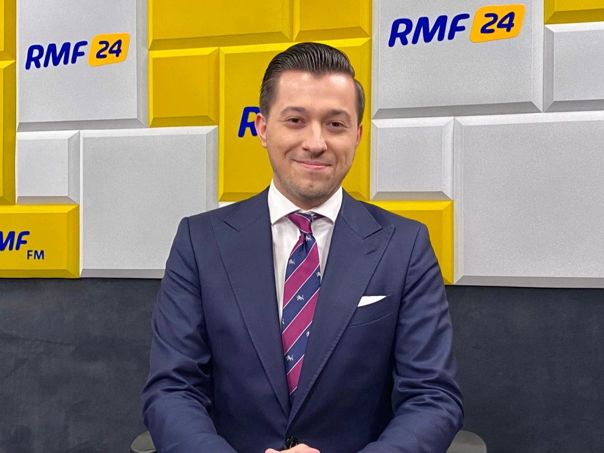 „Są rzeczy, które jeszcze musimy dopracować z naszymi koalicjantami, jak np. propozycje podwyżek podatków. My jako Porozumienie nie chcemy, żeby i klasa średnia, i polscy przedsiębiorcy, szczególnie - bo to jest ważne - w trakcie walki ze skutkami gospodarczymi koronawirusa, mieli podwyższane podatki” – mówił o możliwych scenariuszach rozwiązania konfliktu z PiS-em o podatki w Polskim Ładzie gość Rozmowy w samo południe w RMF FM Jan Strzeżek.