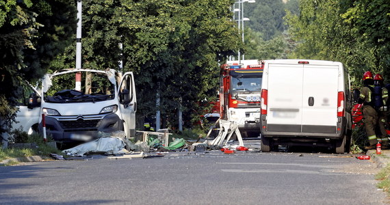 Prokuratura wyjaśnia sprawę wczorajszej eksplozji butli z acetylenem w Częstochowie. Zginęły dwie osoby. Akcja strażaków trwa nieprzerwanie od wczorajszego popołudnia. 