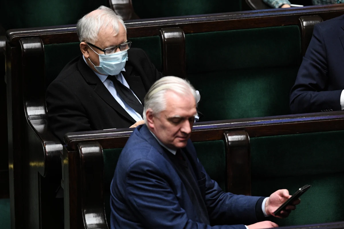 Porozumienie zgłosiło poprawkę do projektu ustawy medialnej, tzw. lex TVN, dopuszczającą państwa OECD - w tym USA - do rynku medialnego w Polsce. Politycy partii Jarosława Gowina zapowiedzieli, że formacja nie poprze nowelizacji bez tej poprawki.