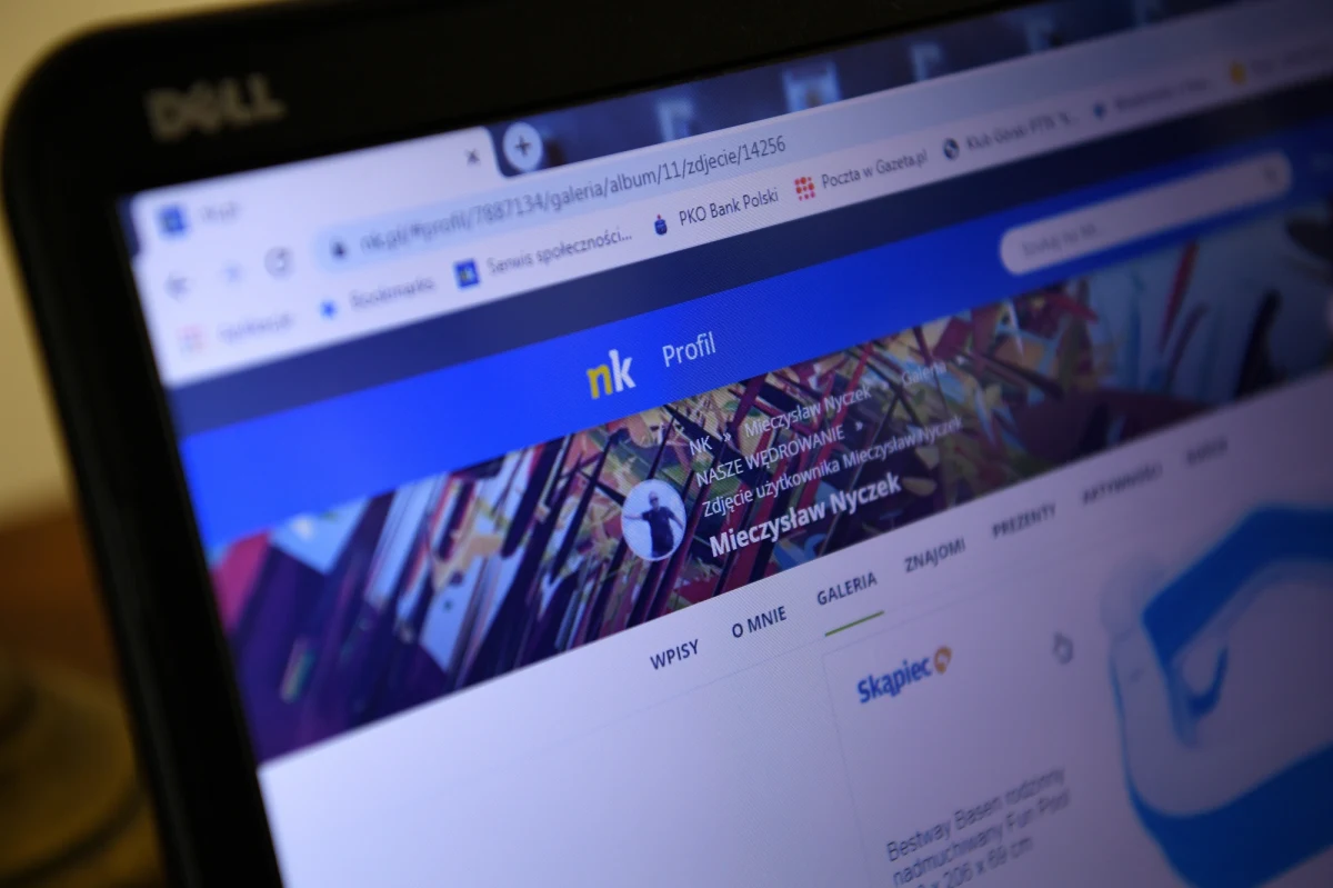 Użytkownicy popularnego przed laty serwisu rozstaną się z nim dziś o 23.59. Osoby korzystające z usług płatniczych serwisu mają niewiele czasu na odzyskanie pieniędzy - informuje we wtorkowym wydaniu "Rz".