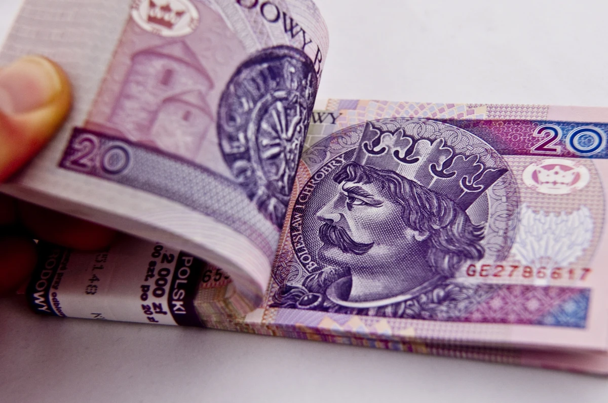 Tylko dwa tygodnie mają potrwać konsultacje rządowego projektu nowych podatków. Rząd, który zwlekał z jego ujawnieniem od połowy maja, teraz musi się bardzo śpieszyć, by zdążyć je uchwalić w terminie, który pozwoli na ich wprowadzenie w życie w przyszłym roku. Dla samych przepisów i podatników, których dotyczą, przewidywania są w związku z tym fatalne.