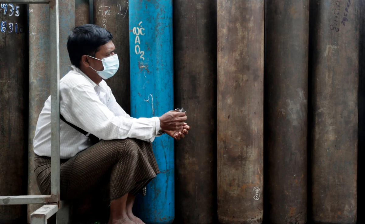Mjanma, w której po zamachu stanu załamała się ochrona zdrowia, może stać się "państwem-epicentrum" pandemii koronawirusa - powiedział w wywiadzie dla dziennika "Guardian" przedstawiciel ONZ ds. Birmy Tom Andrews, który domaga się, by Rada Bezpieczeństwa ONZ zaapelowała o rozejm w tym kraju.
