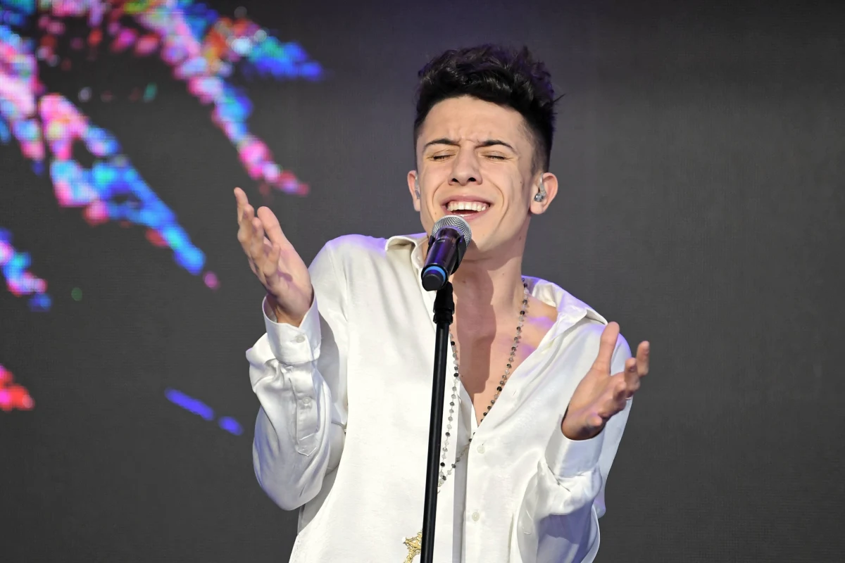 Już w najbliższą sobotę 31 lipca RMF FM zaprasza na niezwykły koncert Dawida Kwiatkowskiego. Artysta zagra o wschodzie Słońca dla słuchaczy i turystów na plaży w nadmorskiej Białogórze.