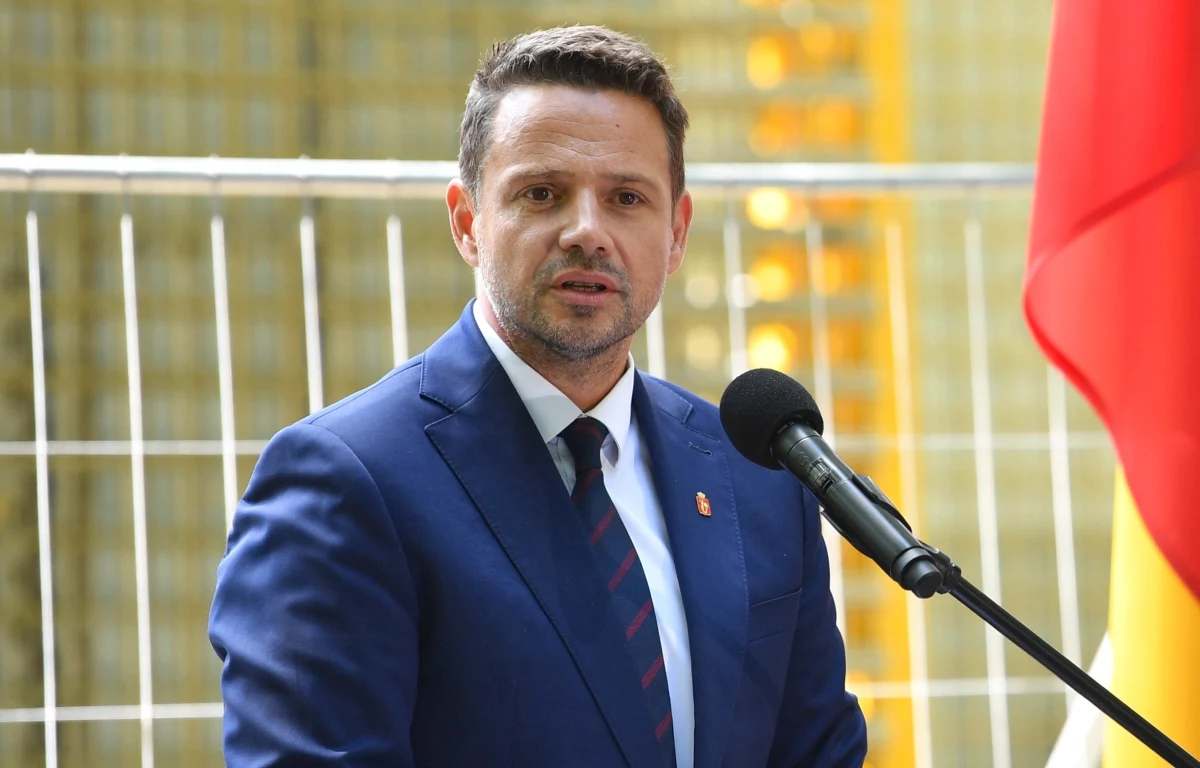 Cezary Tomczyk był lepszym szefem klubu parlamentarnego, niż Borys Budka; Donald Tusk, jako nowy przewodniczący postanowił na nowo poukładać stanowiska. Jako osoba, która bierze całą odpowiedzialność za partię, ma do tego prawo - mówił w piątek prezydent Warszawy, wiceszef PO Rafał Trzaskowski.