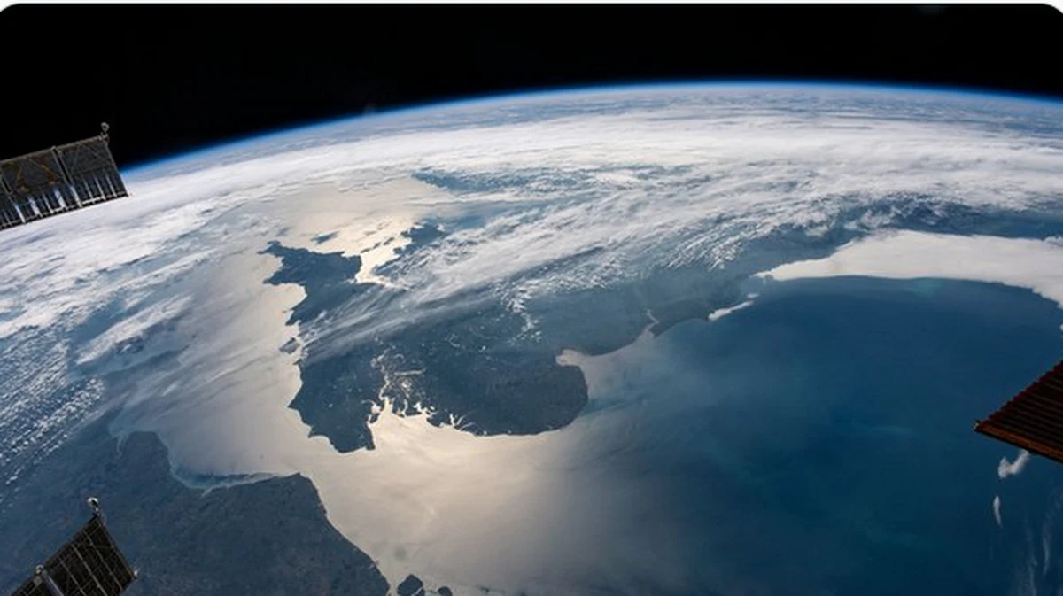 NASA odwołała planowany na piątek start rakiety z bezzałogową kapsułą Boeinga CST-100 Starliner na Międzynarodową Stację Kosmiczną (ISS). Misja została przełożona na 3 sierpnia. Na ISS po zadokowaniu problemy miał rosyjski moduł laboratoryjny Nauka, który wytrącił stację z jej normalnego lotu.