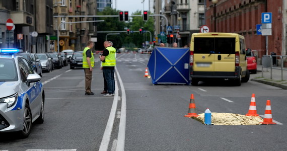 Muerte de una niña de 19 años en Katowice.  El conductor del autobús fue arrestado y se vio a la policía grabando el incidente.