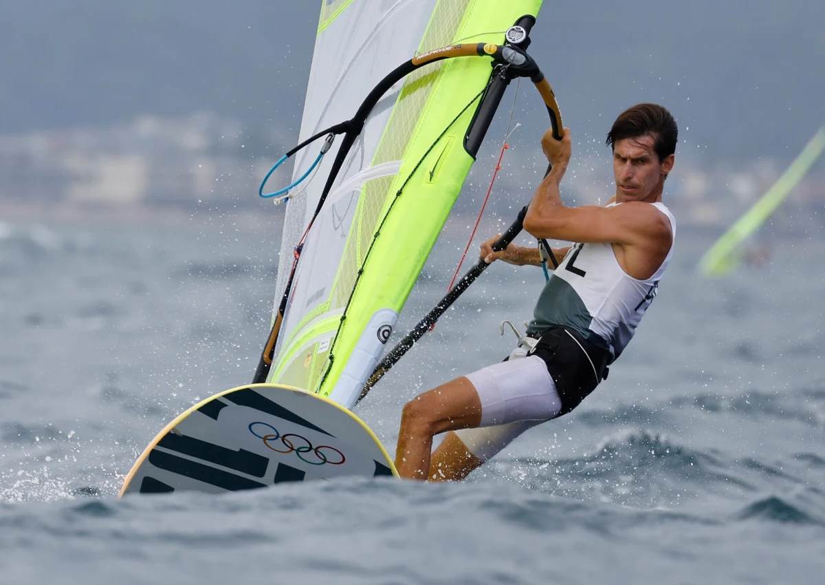 Piotr Myszka ma poważne wątpliwości, czy w wyścigu medalowym w klasie RS:X na igrzyskach w Tokio popełnił falstart. „Jestem wręcz przekonany, że nie. Wydaje mi się, że miałem idealny i czysty start” – stwierdził żeglarz na konferencji prasowej. Przed wyścigiem Myszka miał szansę nawet na srebro, ostatecznie jednak spadł na szóstą pozycję.