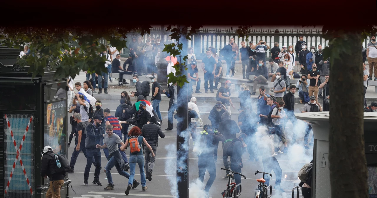 Akcja służb podczas manifestacji w Paryżu