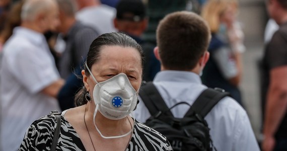 W ciągu kilku najbliższych dni rząd Mateusza Morawieckiego powinien przedstawić kolejne kroki w walce z pandemią Covid-19. Pojawił się pomysł, aby pracodawca mógł zweryfikować, czy pracownik przyjął szczepionkę. Pod koniec tygodnia do Sejmu ma trafić projektu ustawy w tej sprawie.