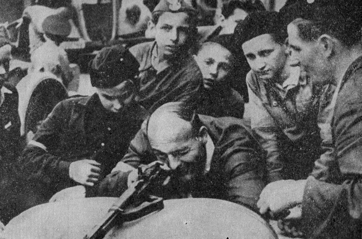 ​"Chyba pierwsze może dwa dni człowiek miał złudzenia, na początku. Potem zaczęliśmy myśleć krytycznie, zdawaliśmy sobie sprawę z przewagi, jaką Niemcy mają. Co myśmy mieli? Butelki przeciwko miotaczom płomieni" - mówi RMF FM Stanisław Jan Majewski, powstaniec z batalionu Zaremba-Piorun w Śródmieściu Południowym, w 77. rocznicę wybuchu Powstania Warszawskiego.