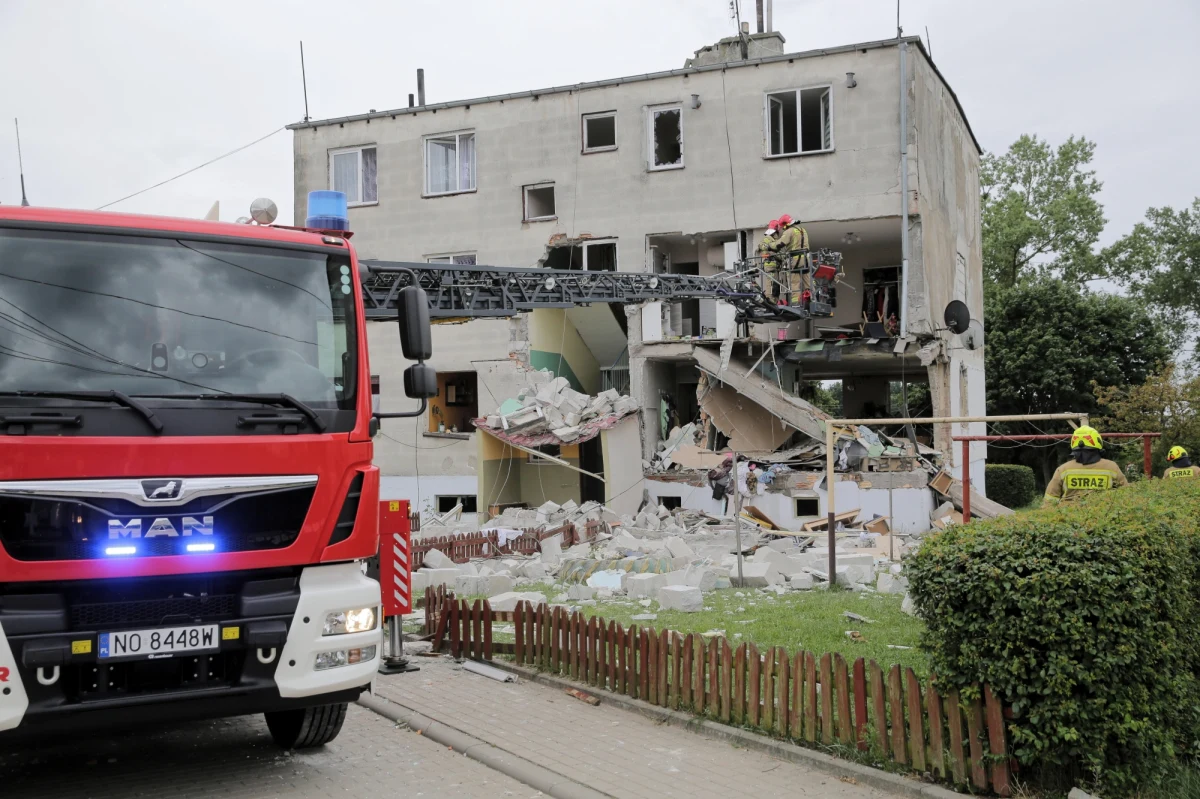 ​Trzy osoby zostały ranne w wybuchu butli z gazem w bloku w miejscowości Safronka niedaleko Nidzicy w Warmińsko-Mazurskiem. Informację o zdarzeniu dostaliśmy na Gorącą Linię RMF FM. Budynek, w którym doszło do wybuchu, jest zniszczony.