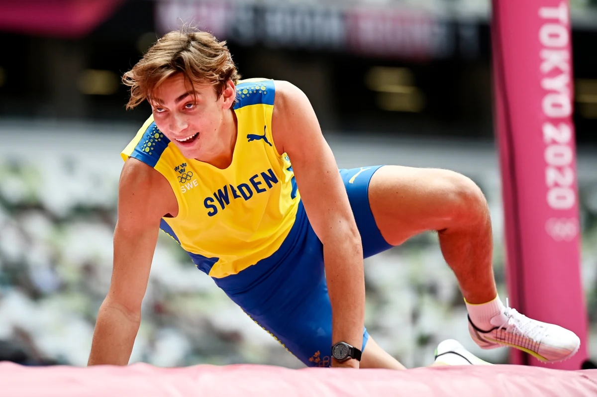 Rekordzista świata w skoku o tyczce Armand Duplantis dostanie za ewentualny złoty medal olimpijski premię o wartości ... 6 euro. Tyle kosztuje pluszowa maskotka, którą otrzymał Daniel Stahl za wygranie konkursu w rzucie dyskiem i tylko takie premie przyznaje szwedzkim medalistom ich komitet olimpijski (SOK).