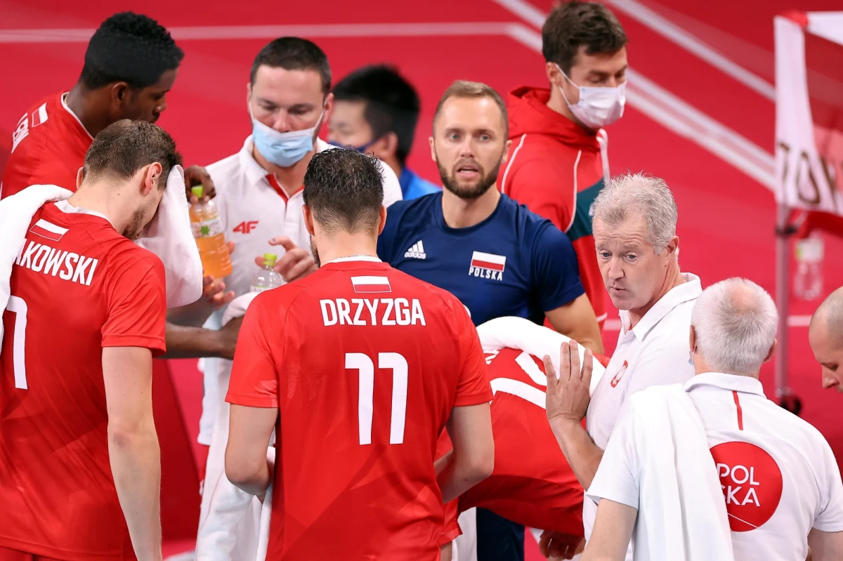 Polska reprezentacja siatkarzy we wtorek zmierzy się Francją w ćwierćfinale turnieju olimpijskiego w Tokio. Na którą godzinę został zaplanowany mecz i gdzie będzie można go oglądać? Wszystkie szczegóły na temat spotkania zawodników prowadzonych przez Vitala Heynena znajdziecie w naszym tekście. 