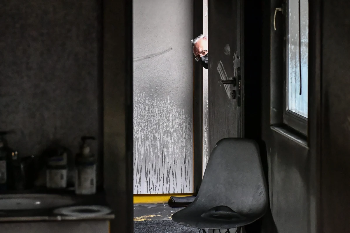 Atak na siedzibę sanepidu w Zamościu nastąpił po wylewie hejtu w internecie - powiedział w Zamościu minister zdrowia Adam Niedzielski. Mamy do czynienia z aktem terroru - dodał.