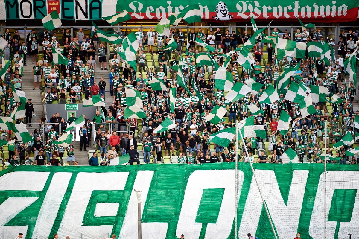 ​W ostatnim meczu drugiej kolejki piłkarskiej ekstraklasy Lechia Gdańsk wygrała na własnym stadionie z Wisłą Płock 1:0 (0:0). Zwycięski gol padł w 63. minucie po samobójczym trafieniu Dawida Kocyły.