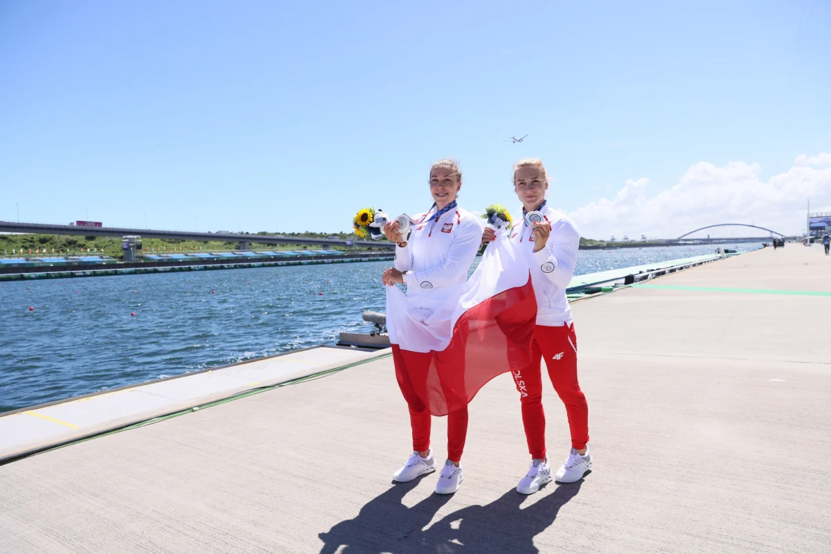 Karolina Naja, startując razem z Anną Puławską w K2 500 m w kajakarskich regatach igrzysk w Tokio, wywalczyła swój trzeci medal olimpijski w tej konkurencji. Wszystkie są tak samo wartościowe, ale droga do tego była najcięższa - zaznaczyła 31-letnia zawodniczka.