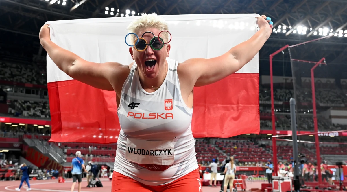 "Wygrało doświadczenie. Były to moje czwarte igrzyska. Wszystkie byłyśmy na pewno dobrze przygotowane, natomiast kwestia psychiki odegrała najważniejszą rolę" - mówiła Anita Włodarczyk po zdobyciu złotego medalu w rzucie młotem na igrzyskach w Tokio. "Trzeci medal olimpijski to było moje marzenie" - podkreślała. 