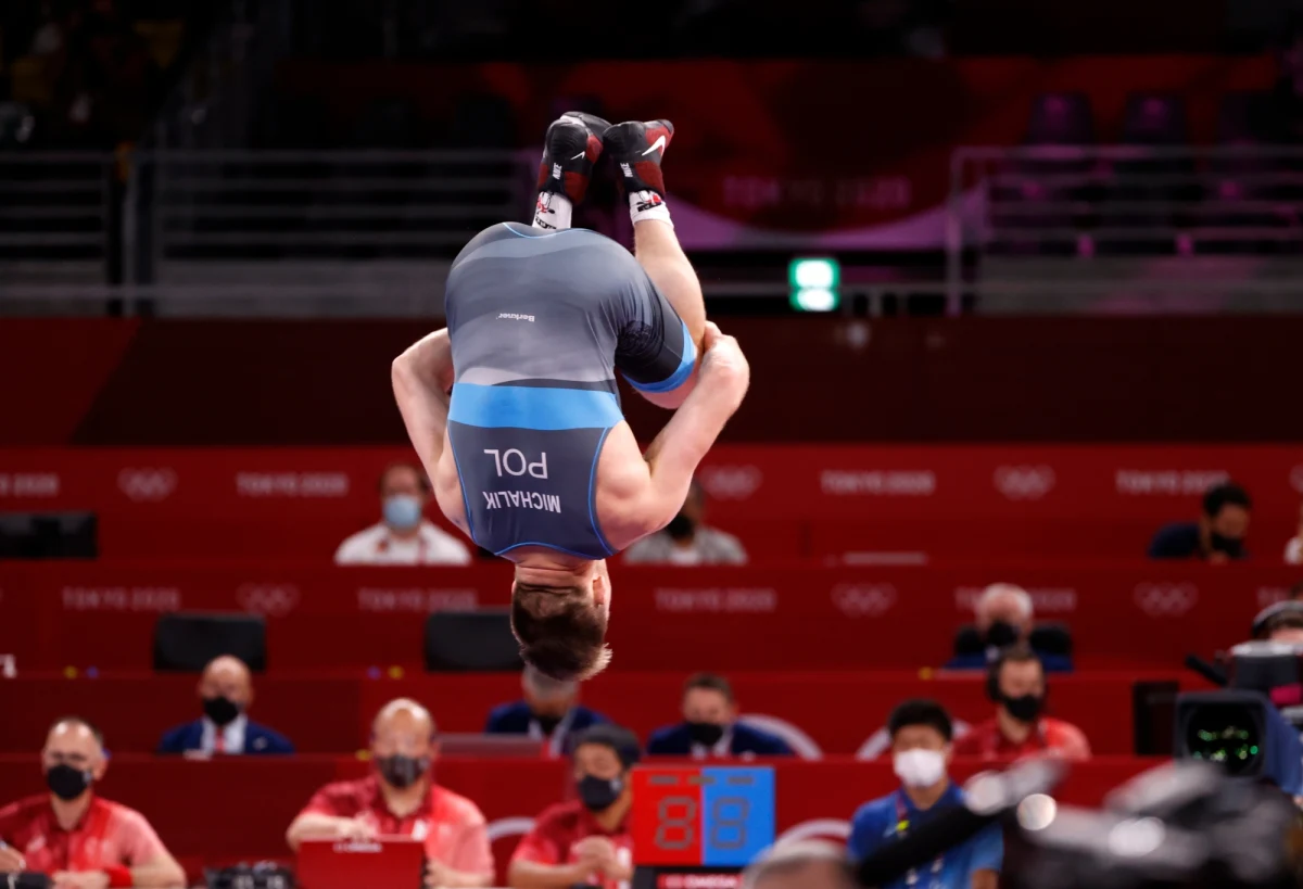 Zapaśnik Tadeusz Michalik, który zdobył na igrzyskach w Tokio brązowy medal, przyznał, że początkowo uznał za szalony pomysł trenera, by zmienił kategorię wagową na wyższą, by walczyć o awans na igrzyska w Tokio. "Ale zakończył się happy endem" - zaznaczył brązowy medalista olimpijski w kat. 97 kg w stylu klasycznym.