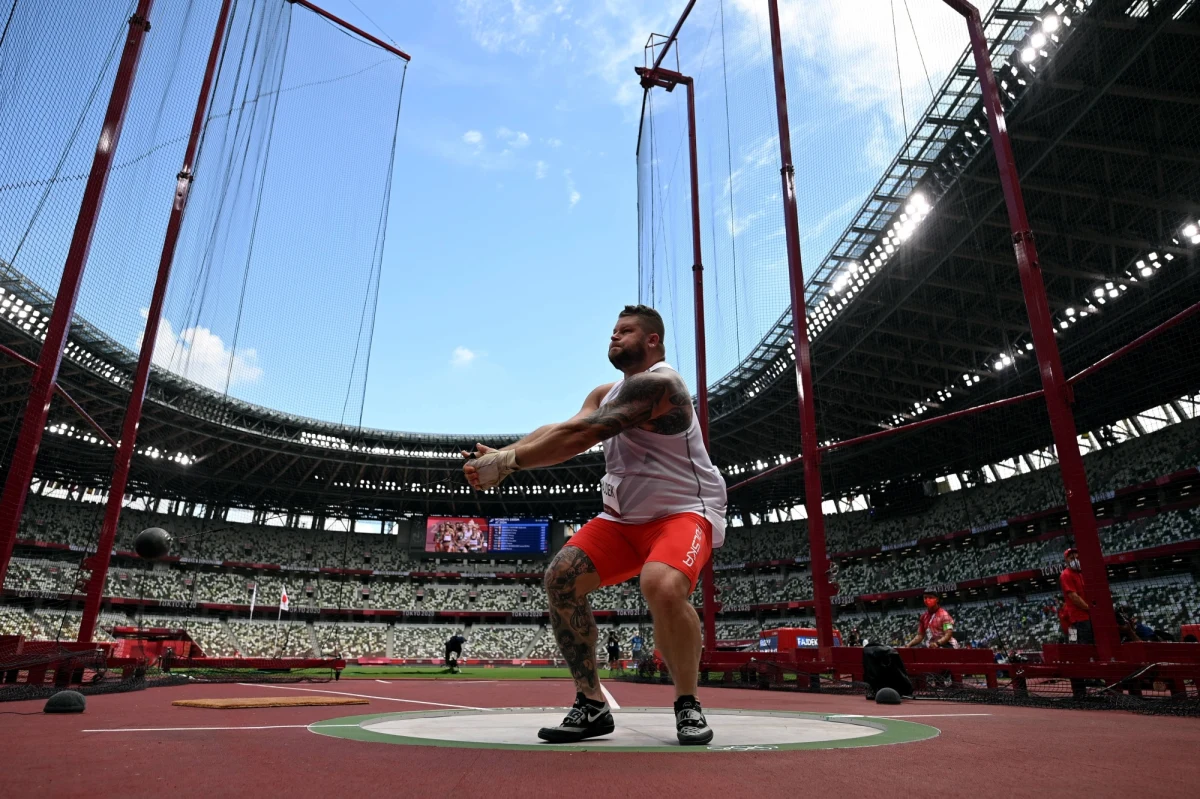 Agnieszka Skrzypulec i Jolanta Ogar, zajmując na olimpijskim akwenie w Enoshimie drugie miejsce w żeglarskiej klasie 470 wywalczyły dla Polski siódmy medal w Tokio i 290. w historii startów polskich sportowców w letnich igrzyskach. Wojciech Nowicki został mistrzem olimpijskim w rzucie młotem, Paweł Fajdek wywalczył brązowy medal. Piotr Dobek zdobył brązowy medal w biegu na 800 m. Siatkarze wrócili dzisiaj do domu.