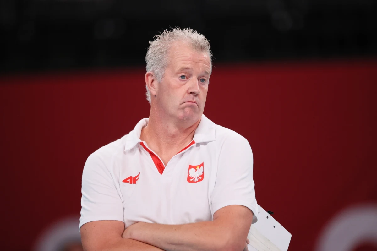 „Brakowało nam tych trudnych meczów. Przyjechaliśmy tu i mieliśmy ciężkie spotkanie z Iranem, a potem praktycznie tylko takie wygrywane 3:0. (…) A potem trafia nam się pięciosetowy mecz. Myślę, że inne drużyny były na to lepiej przygotowane” – mówił Vital Heynen po porażce polskich siatkarzy z Francuzami w ćwierćfinale turnieju olimpijskiego w Tokio. „Bardzo chciałbym widzieć nas w tej drugiej grupie, ale (…) to nie jest wymówka” – zastrzegł. O pojedynku z Francuzami mówił: „Nie potrafiliśmy zatrzymać ich ataku, przestaliśmy go kontrolować. (…) My atakowaliśmy dobrze, ale oni lepiej”.