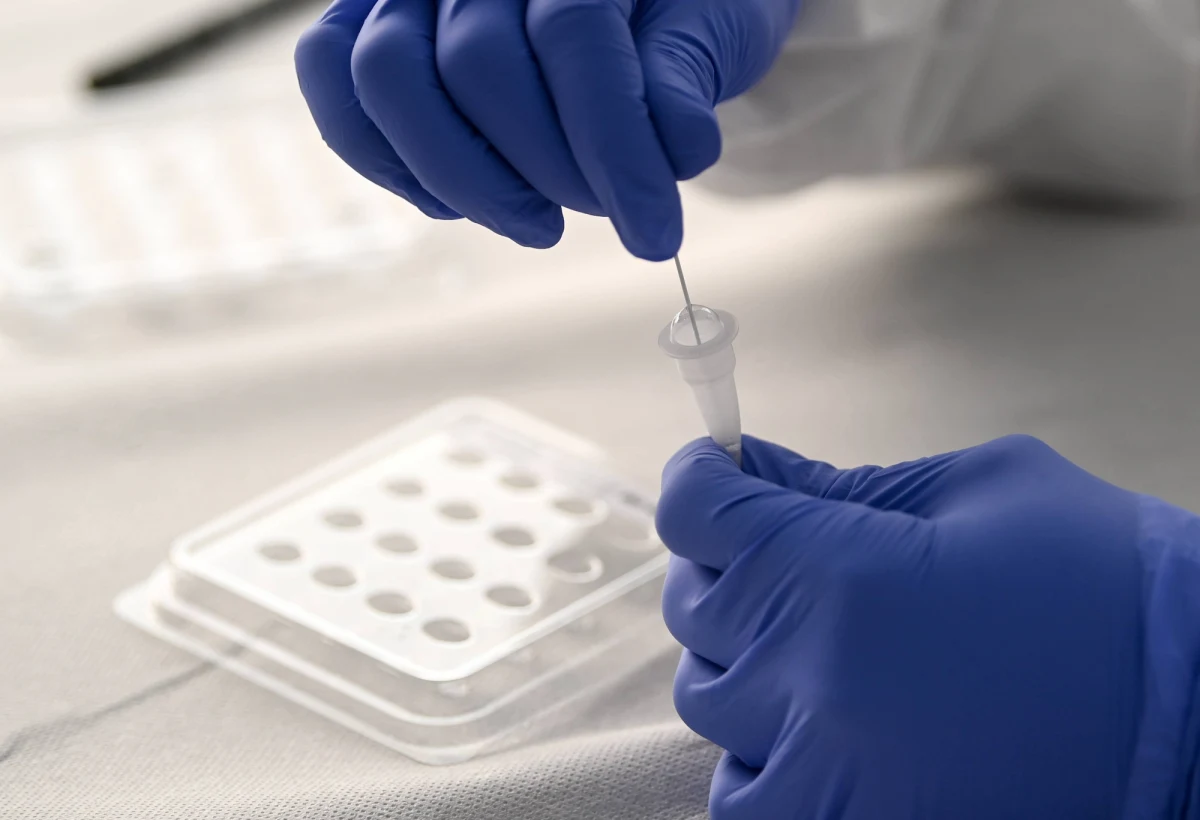 Mamy 164 nowe i potwierdzone przypadki zakażenia koronawirusem - poinformowało Ministerstwo Zdrowia. Zmarły 4 osoby chore na Covid-19.