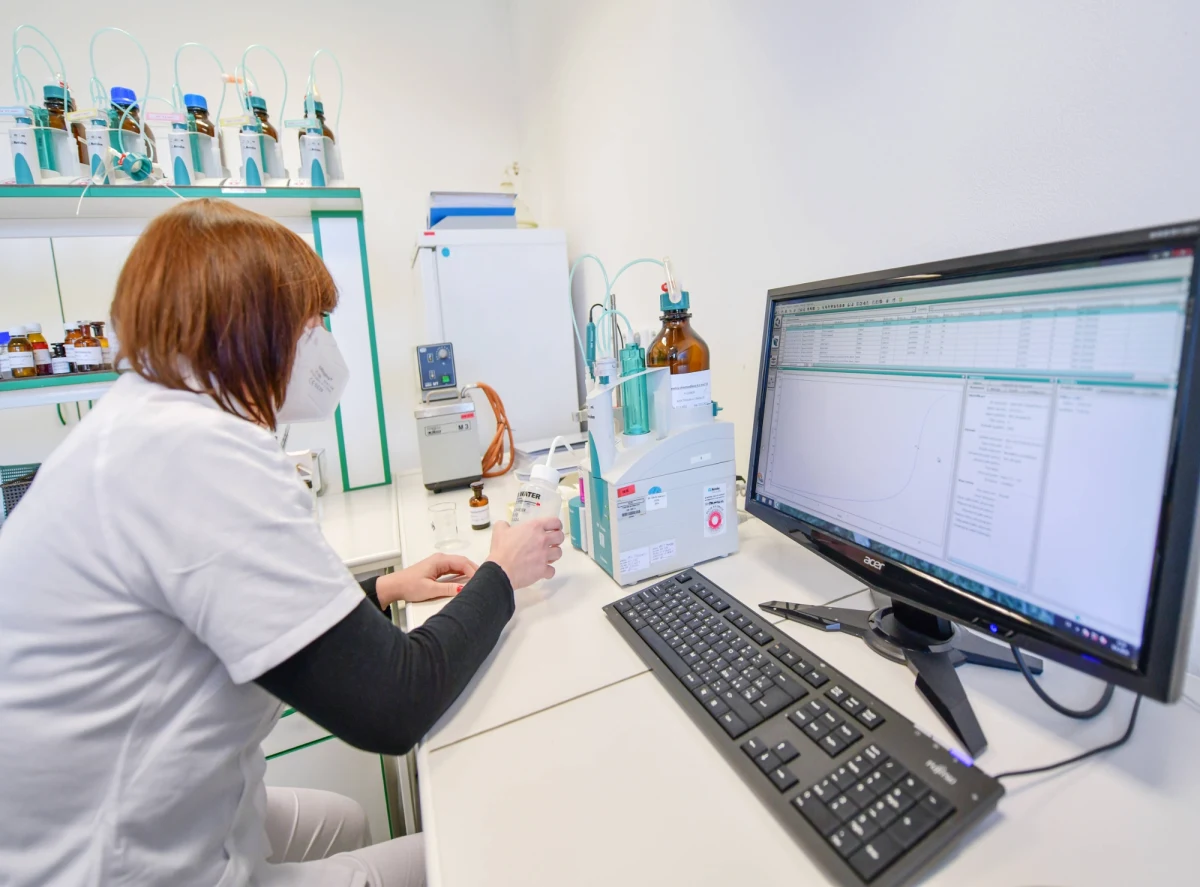 "Kognitywny deficyt po Covid-19" to tytuł artykułu w renomowanym czasopiśmie medycznym "Lancet". Opisano w nim, jak zakażenie koronawirusem wpływa na iloraz inteligencji. Testami objęto grupę ponad 80 tys. osób. 