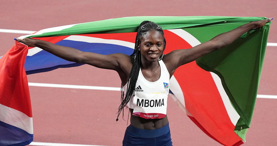 ​Namibijka Christine Mboma nie mogła wziąć udziału w igrzyskach w swoim koronnym biegu na 400 m ze względu na przekraczający normy poziom testosteronu, ale na 200 m wystąpić mogła. Zdaniem profesora Rossa Tuckera z RPA to paradoks. 18-latka pobiegła tak szybko, że zdobyła srebro.

