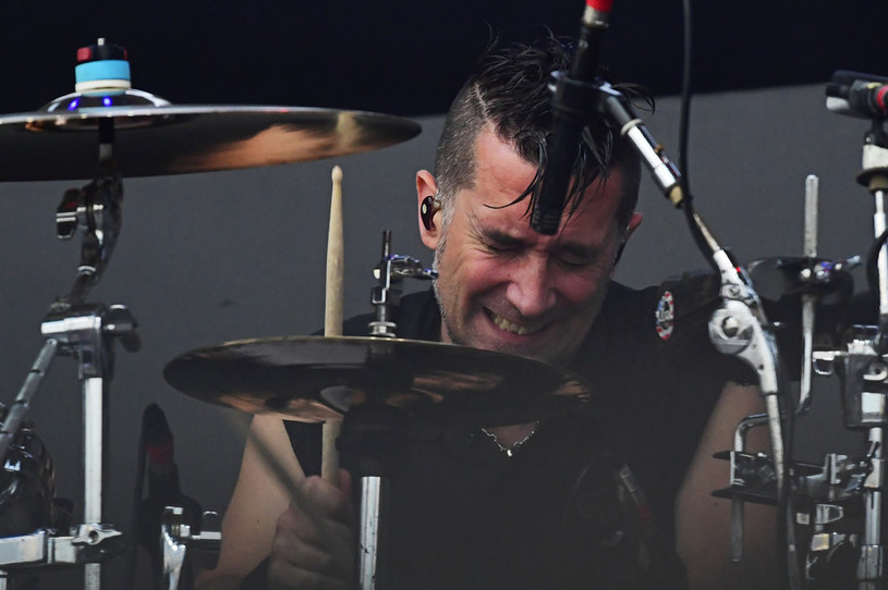 Pete Parada poinformował, że został wyrzucony z zespołu The Offspring. Skomentował to długim wpisem w mediach społecznościowych.