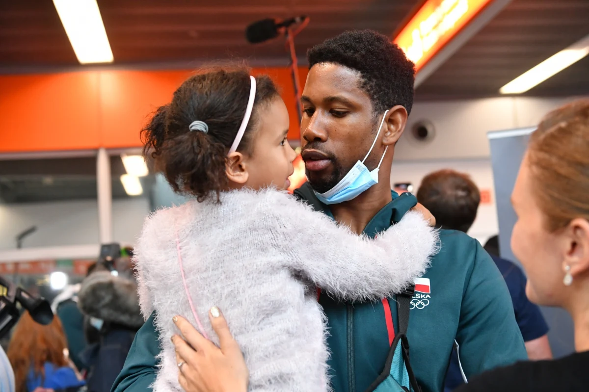 Na igrzyska do Tokio polscy siatkarze jechali po medal. Po złoty medal. Wydawało się, że marzenia są na wyciagnięcie ręki. Niestety, skończyło się tak jak poprzednio - na ćwierćfinale. Po porażce z Francją 2:3 nie tylko kibice, komentatorzy, ale i sami siatkarze nie kryli rozczarowania. Mówili o bólu, smutku, zawodzie. Głos zabrał też Wilfredo Leon. Nasz przyjmujący napisał dość bolesne słowa.