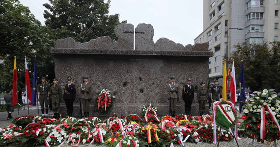 Tu na Woli, 77 lat temu, na każdego czekała śmierć - przypomniano w czwartek w Warszawie na uroczystości upamiętniającej cywilne ofiary z Powstania Warszawskiego, m.in. kilkadziesiąt tysięcy mieszkańców Woli, którzy zostali zamordowani przez Niemców w pierwszych dniach sierpnia 1944 r.