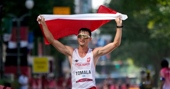 Dawid Tomala został mistrzem olimpijskim w chodzie sportowym na 50 km. Polak pokonał dystans w 3.50,08. Srebro zdobył Niemiec Jonathan Hilbert, a brąz Kanadyjczyk Evan Dunfee. To jedenasty medal, a czwarty złoty wywalczony przez polskich sportowców na igrzyskach w Tokio.