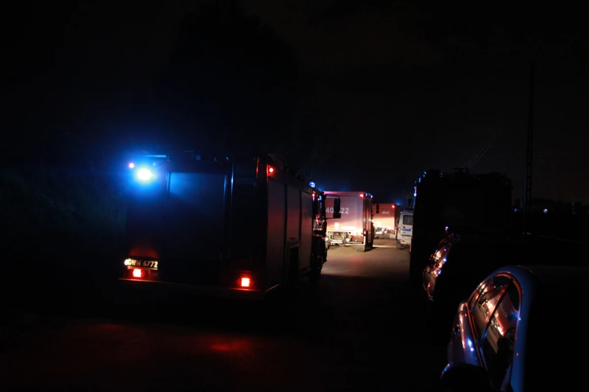 Na krakowskim Bieżanowie trwa dramatyczna walka z wodą, która przelała się przez wał przeciwpowodziowy na rzece Serafie. Zalanych zostało kilkadziesiąt budynków mieszkalnych. Część mieszkańców została ewakuowana.