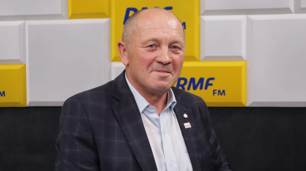 „Jarosław Gowin nie opuści żadnej koalicji, żadnej Zjednoczonej Prawicy, jeśli nie zostanie z niej wyrzucony” – stwierdził w Rozmowie w samo południe w RMF FM poseł PSL Marek Sawicki. Równocześnie zaznaczył: „Chcę wyraźnie podkreślić: problemem Polski i Zjednoczonej Prawicy nie jest Jarosław Gowin, to jest problem udawany, problemem jest Zbigniew Ziobro, to jest dzisiaj największy szkodnik III RP – i to w relacjach wewnętrznych, i w relacjach zewnętrznych. Tylko o tym szkodniku jakoś mniej się mówi”.