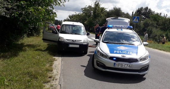 Są zarzuty dla 20-letniego kierowcy, którego w środę ścigała policja w Strzelinie na Dolnym Śląsku. Padły strzały. Mężczyźnie grozi do 8 lat więzienia. 