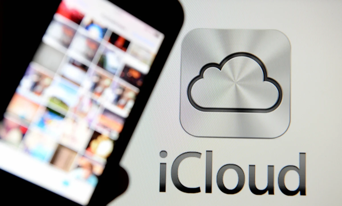 Gigant technologiczny Apple powiadomił, że zamierza wprowadzić system kontrolujący zdjęcia załadowane w iCloud, żeby wykrywać treści związane z pornografią dziecięcą. Eksperci obawiają się, że to będzie ingerencja w prywatność użytkowników.