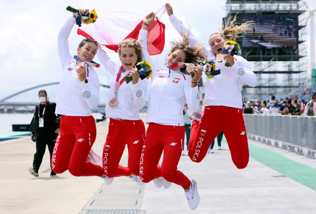 17. miejsce utrzymała Polska w klasyfikacji medalowej igrzysk olimpijskich w Tokio po tym, jak brązowy krążek zdobyły dzisiaj nasze kajakarki. W sumie biało-czerwoni mają w dorobku 14 medali. Najwięcej krążków zdobyli lekkoatleci - aż 9.